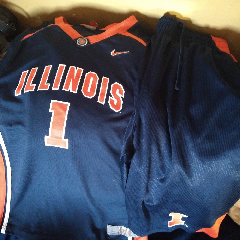 Fighting Illini Jersey and Shorts
